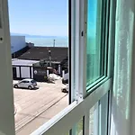 C193 Belo Apartamento De 2 Quartos Em Canasvieiras Com Vista De Frente Para O Mar