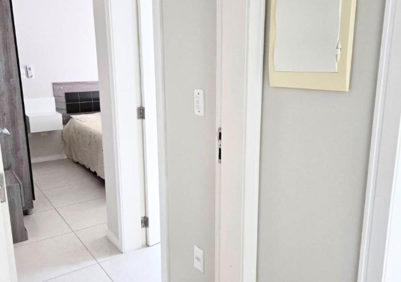 Apartamento C193 Belo De 2 Quartos Em Canasvieiras Com Vista De Frente O Mar